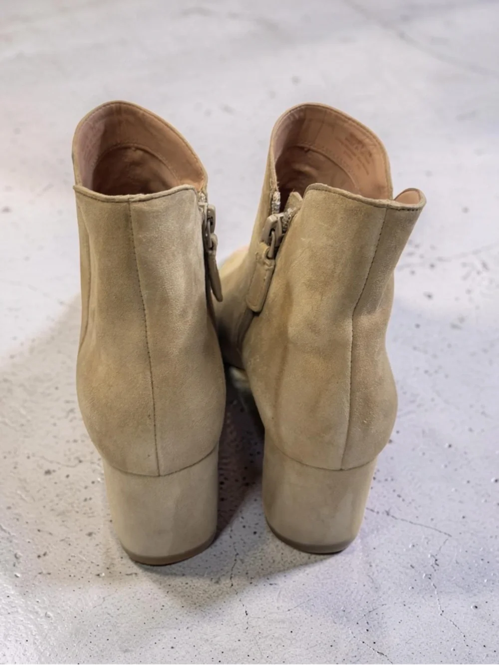 Cole Haan New Woman’s Elyse Beige Tan Ankle Bootie Size 7 - Picture 4 of 8